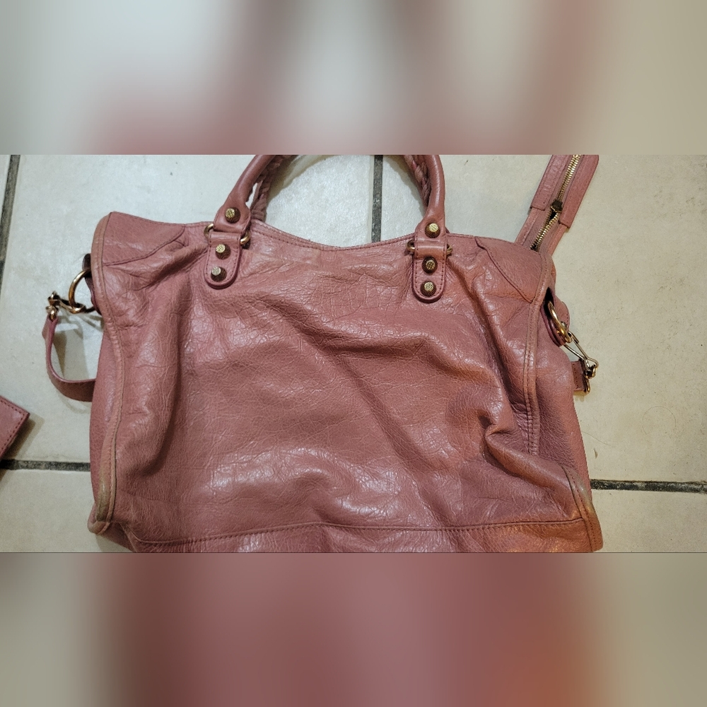 Balenciaga - Picture 3 of 10